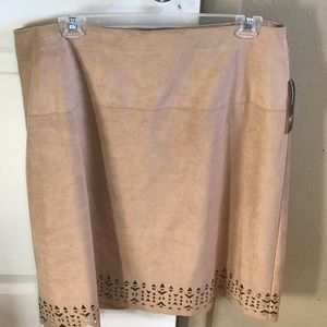 Suede Chamomile Perforated Hem Tan Skirt Size Lge.